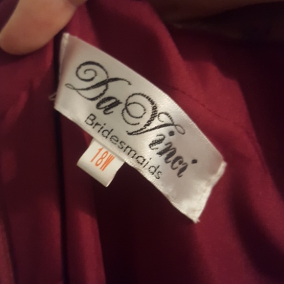 Formal maroon dress - Picture 4 of 4